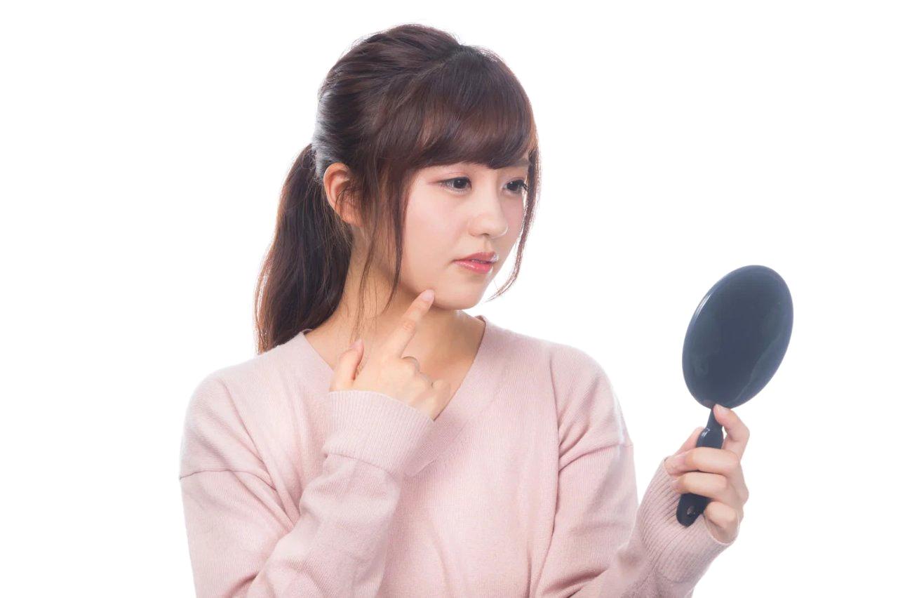 対策しているのに被害が続くニンジン畑のイメージ