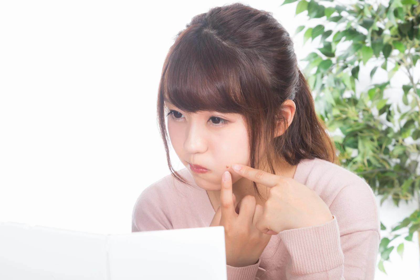 高温と強い日差しでトウ立ちするルッコラの様子