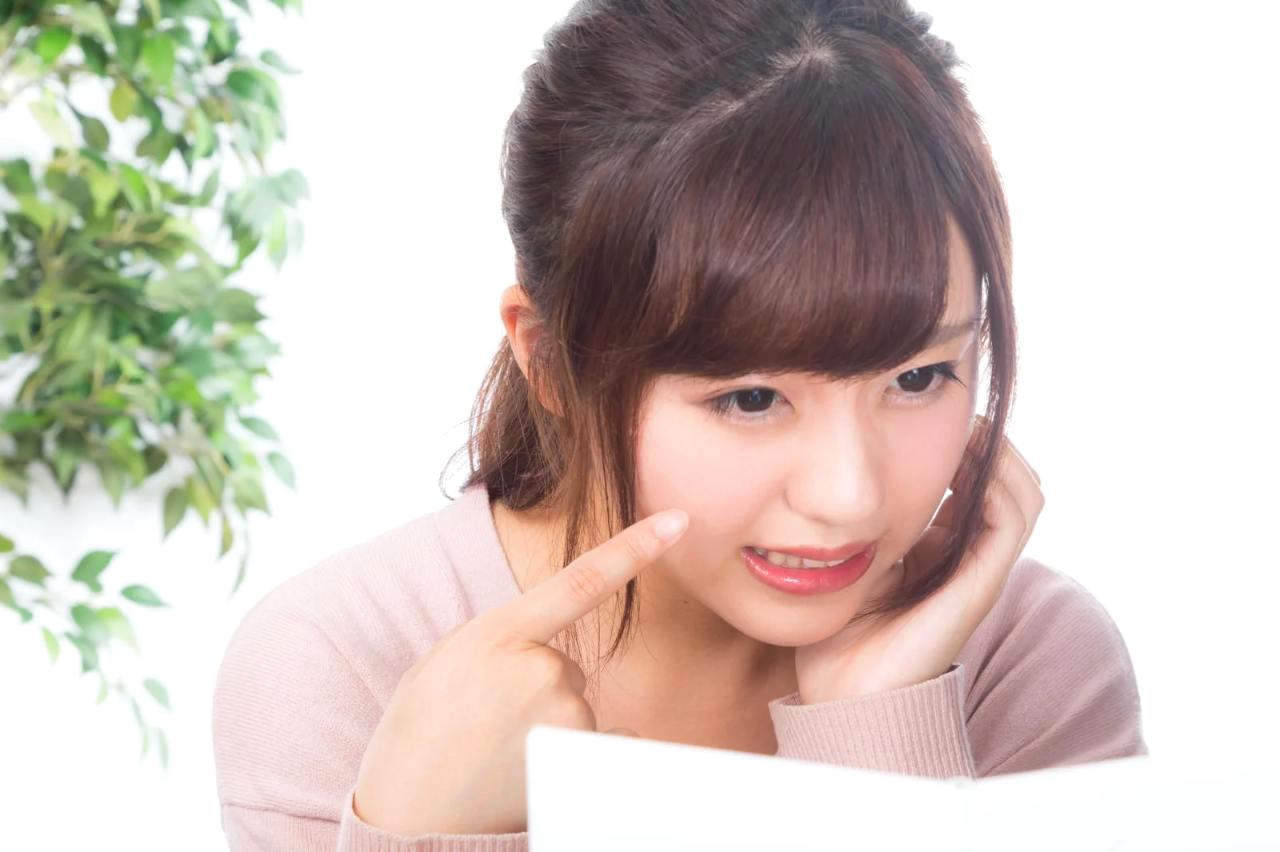 葉が茂る一方で実が少ないインゲン株の様子
