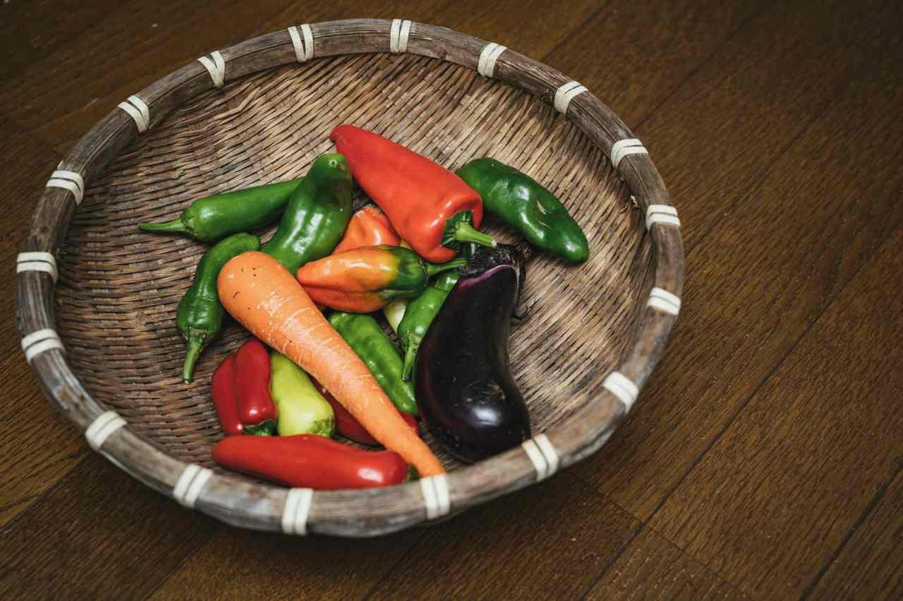 家庭菜園向けのブロッコリーの種袋とカレンダー